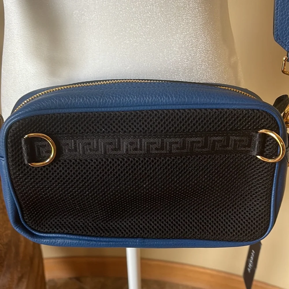 VERSACE NWT LA MEDUSA CALFSKIN BLUE LEATHER CROSSBODY OR BELT BAG MADE IN ITALY - Picture 15 of 16